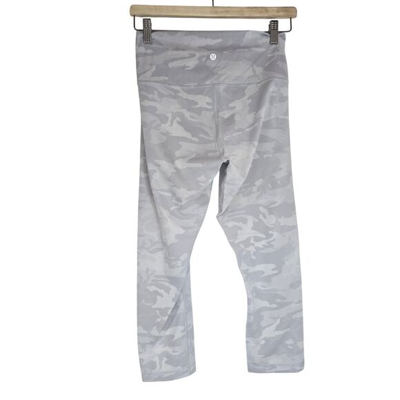 Lululemon Wunder Under Crop High-Rise Luxtreme 21" Size 8 Light Gray White - Picture 4 of 8